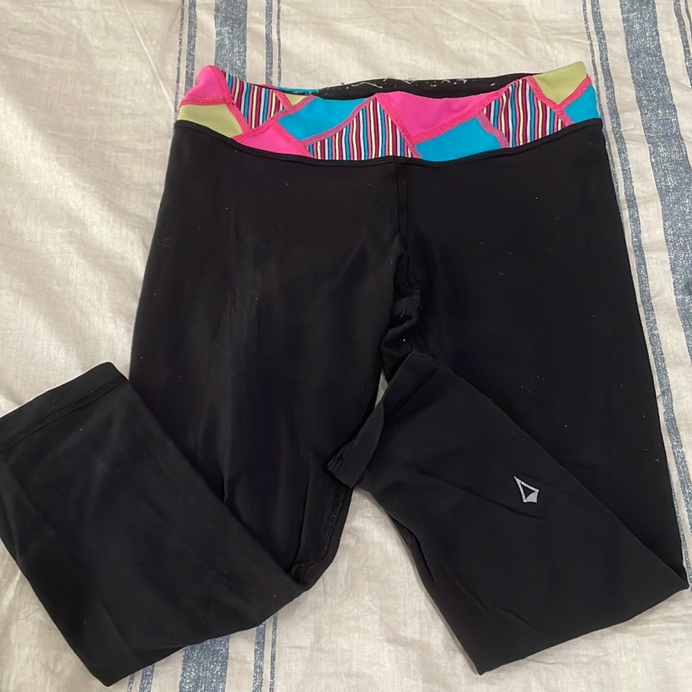 ivviva black capri leggings with colorful waist band